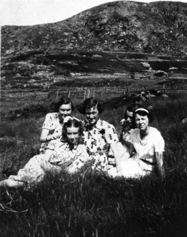 029: l-r Cede McCarthy, Liz Barry, Anne McCarthy, Marg? Ryan and Nell Ryan. (circa 1940)- Cede and Anne daughters of James McCarthy &amp;amp; Julia Reddy; Liz daughter of Patrick Barry &amp;amp; Bridget Barron; Marg? and Nell, daughters of Denis Ryan &amp;amp; Mae Dunphy.